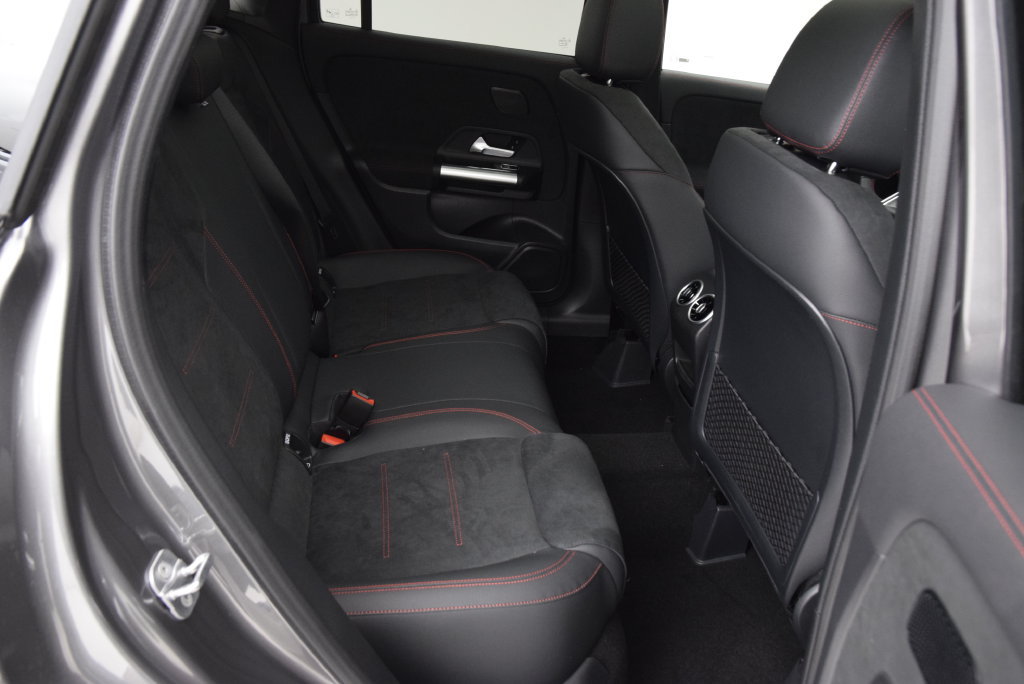 New 2026 Mercedes-Benz GLA 250 image 18