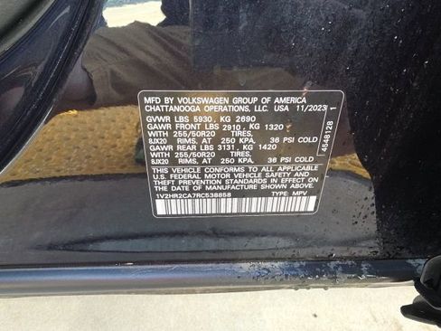 Used 2024 Volkswagen Atlas SE image 31