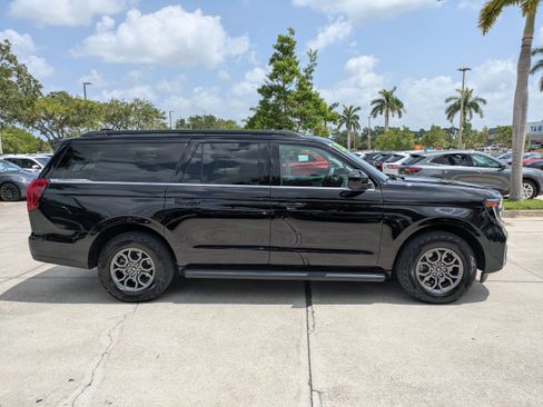 Used 2025 Ford Expedition Max Active AWD/4WD image 3