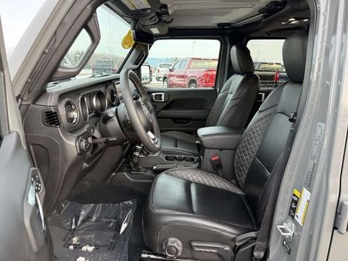Used 2023 Jeep Gladiator Overland image 10