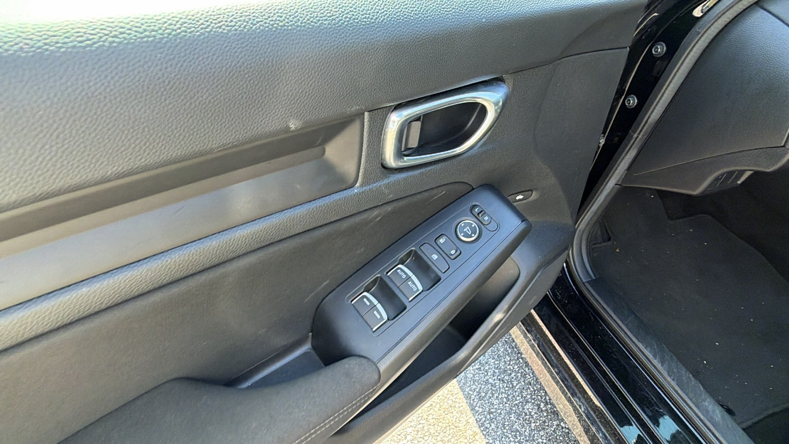 Used 2025 Honda Civic Sport image 15