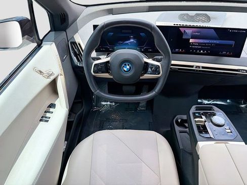 Used 2025 BMW iX xDrive50 AWD/4WD image 16