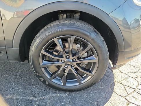 Used 2019 Ford Explorer XLT w/ Equipment Group 202A image 9