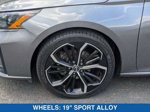 Used 2023 Nissan Altima 2.5 SR FWD image 11