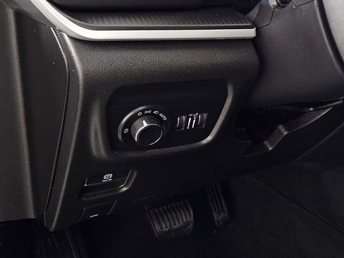 Used 2023 Jeep Grand Cherokee Altitude AWD/4WD image 22