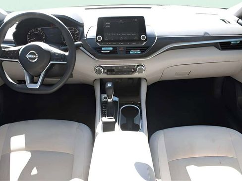 Used 2023 Nissan Altima 2.5 SV image 13