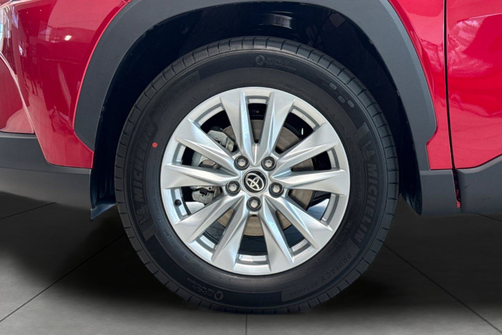 New 2026 Toyota Corolla Cross LE FWD image 32