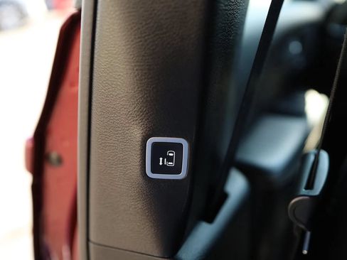 Used 2019 Chrysler Pacifica Touring-L w/ Advanced Safetytec Group FWD image 34