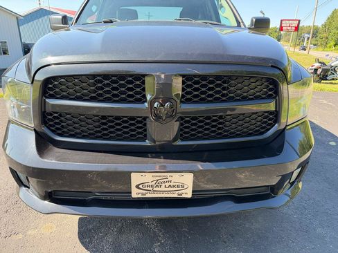 Used 2016 RAM 1500 Express w/ Black Ram 1500 Express Group AWD/4WD image 9