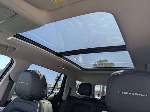 New 2026 GMC Terrain Denali w/ LPO, Black Badging Package image 24