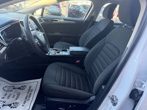 Used 2019 Ford Fusion SE FWD image 10