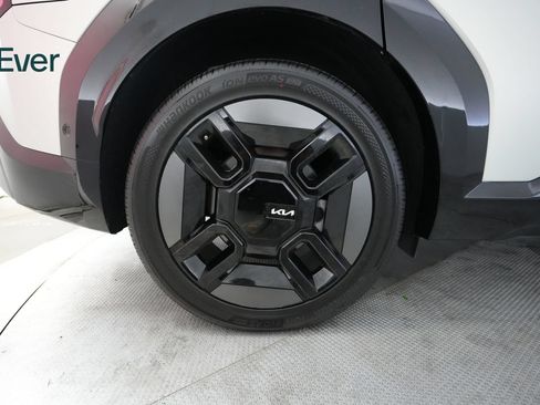 Used 2024 Kia EV9 GT-Line AWD/4WD image 22