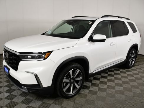 Used 2025 Honda Pilot Elite image 10