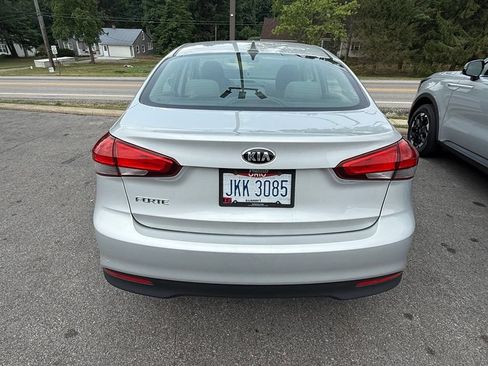 Used 2017 Kia Forte LX FWD image 5