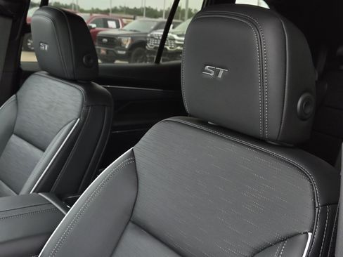 New 2026 Buick Enclave Sport Touring w/ Power Package FWD image 15