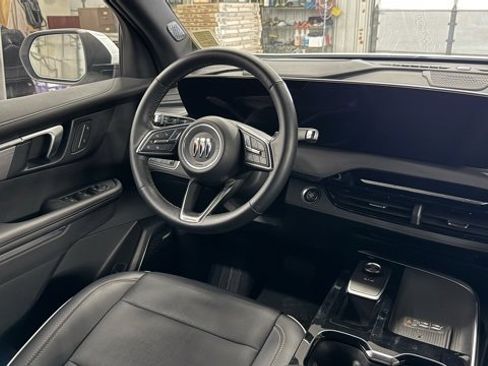 Used 2025 Buick Enclave Preferred image 33