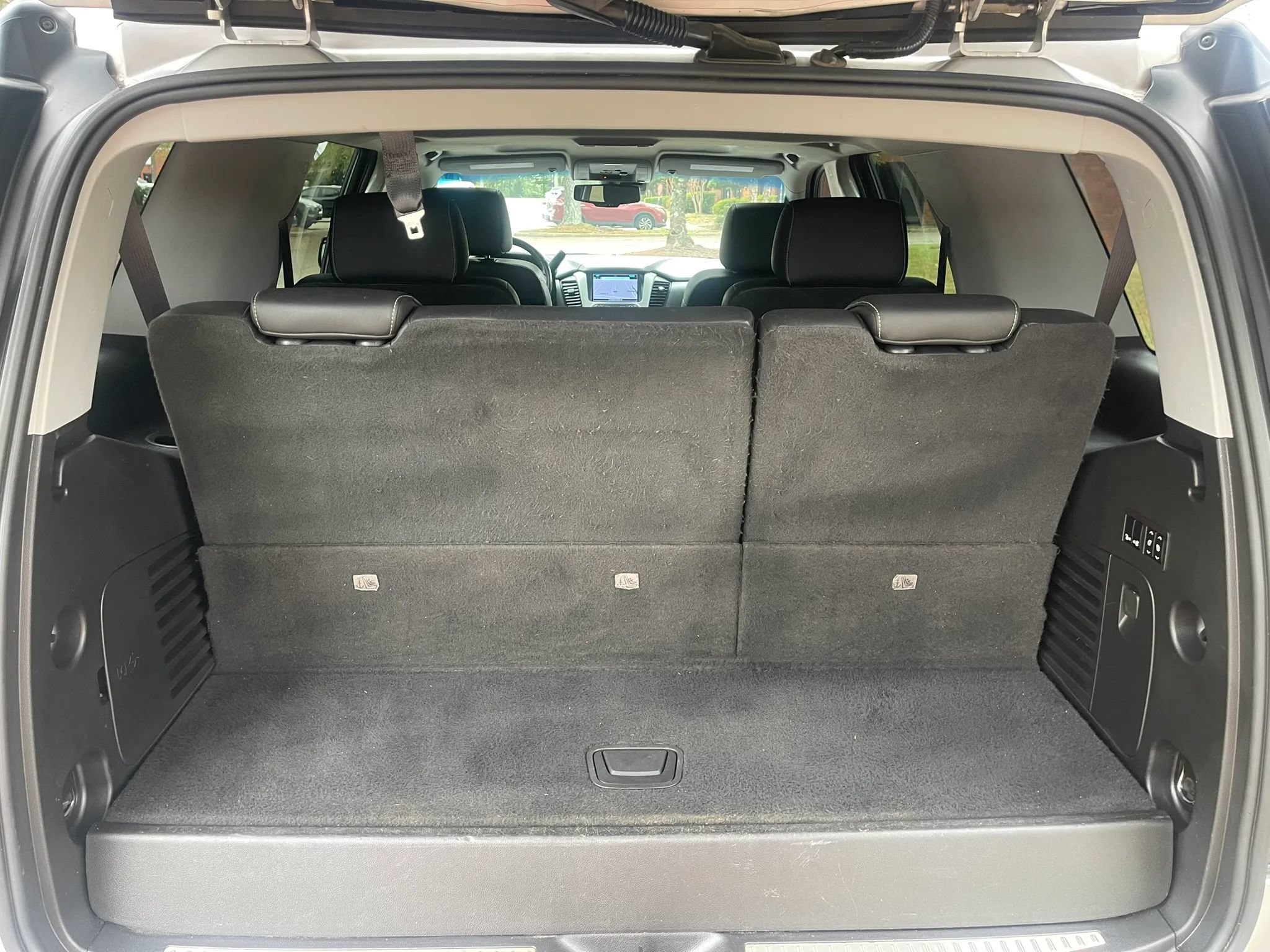 Used 2019 GMC Yukon SLT w/ Premium Edition RWD image 15
