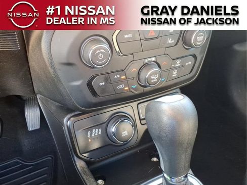 Used 2021 Jeep Renegade Sport AWD/4WD image 17