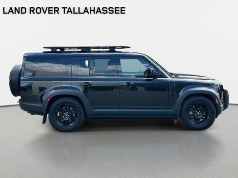 Used 2023 Land Rover Defender 130 SE AWD/4WD image 4