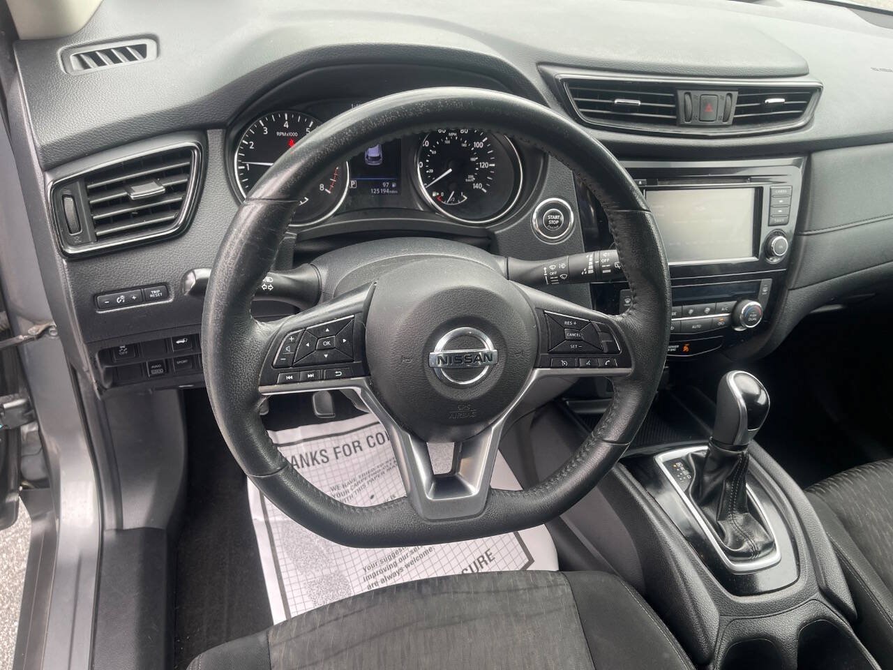 Used 2018 Nissan Rogue SV AWD/4WD image 14