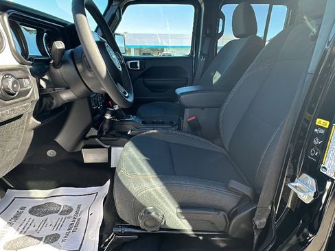 Used 2025 Jeep Wrangler Sport S image 10