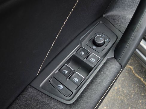 Certified 2023 Volkswagen Tiguan SE FWD image 18