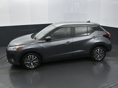 Used 2022 Nissan Kicks SV image 28