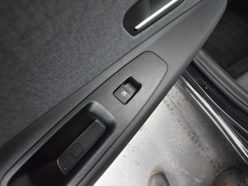 Used 2022 Hyundai Elantra Limited image 10