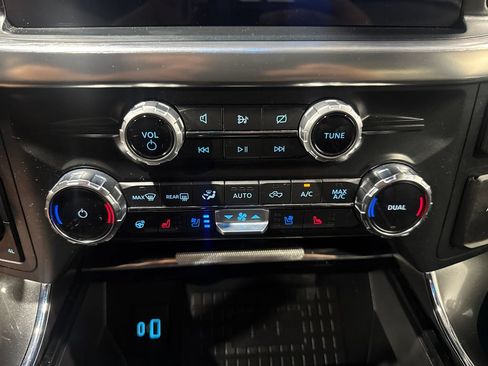 Used 2022 Ford F150 Lariat w/ Equipment Group 502A High AWD/4WD image 35