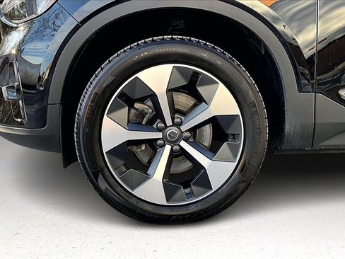 Certified 2026 Volvo XC40 B5 Plus w/ Protection Package Premier image 33