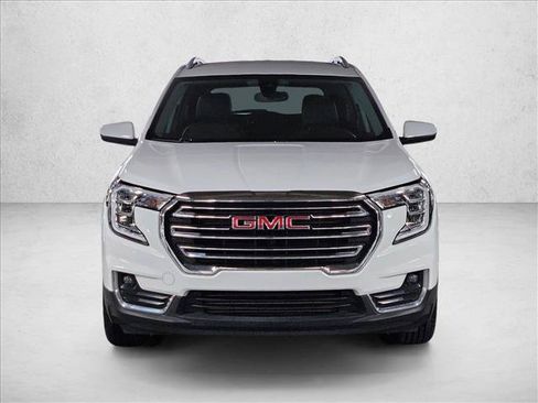 Used 2023 GMC Terrain SLT FWD image 2