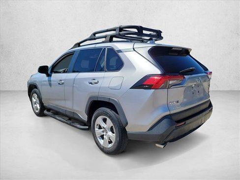 Used 2021 Toyota RAV4 XLE FWD image 7