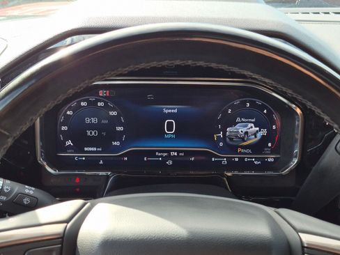 Used 2024 Chevrolet Silverado 3500 High Country w/ High Country Premium Package AWD/4WD image 21