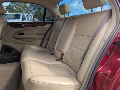 Used 2006 Jaguar XJ8 L image 13