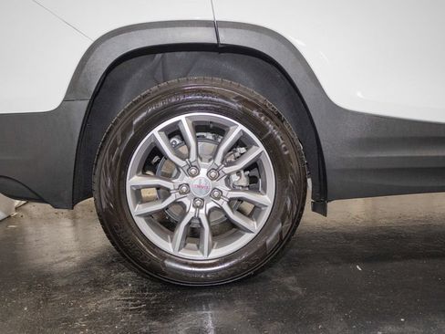 Used 2022 GMC Terrain SLT w/ Tech Package AWD/4WD image 6