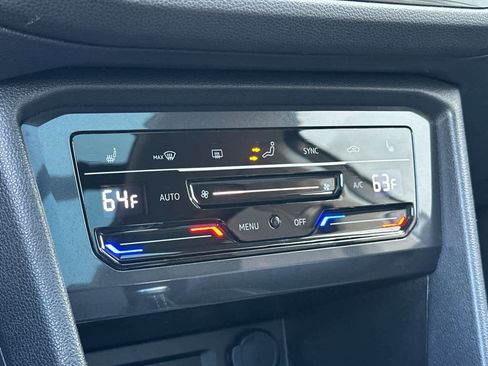 Used 2022 Volkswagen Tiguan SE w/ Panoramic Sunroof Package image 22