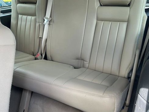 Used 2005 Lincoln Navigator Luxury AWD/4WD image 28