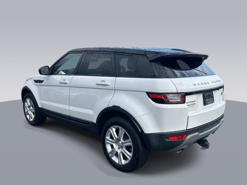 Used 2017 Land Rover Range Rover Evoque SE image 5
