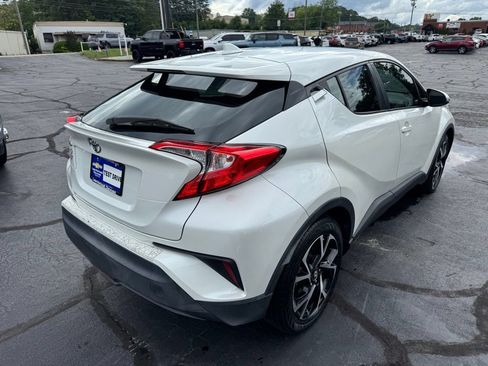 Used 2018 Toyota C-HR XLE FWD image 6