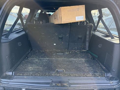 Used 2017 Ford Expedition EL XLT image 8