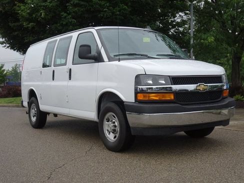 Used 2024 Chevrolet Express 2500 w/ Driver Convenience Package RWD image 24