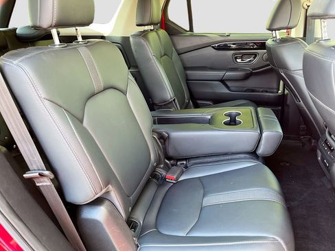 Used 2023 Honda Pilot Touring image 29