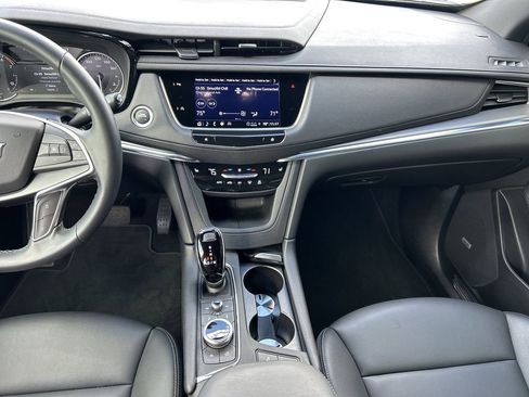 Certified 2025 Cadillac XT5 Luxury image 15