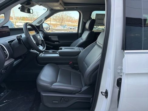 New 2026 Ford Expedition Active image 13