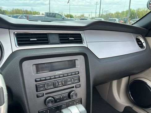 Used 2010 Ford Mustang Convertible RWD image 18