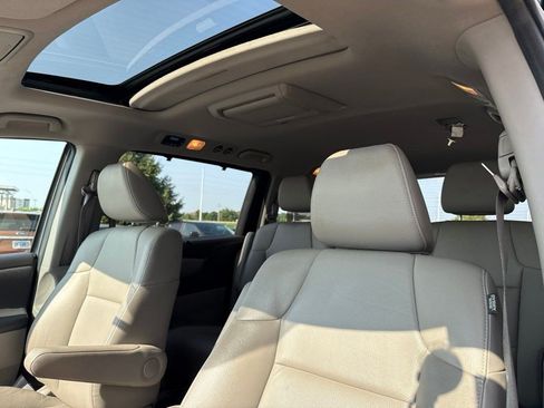 Used 2015 Honda Odyssey Touring image 12