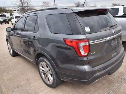 Used 2019 Ford Explorer XLT image 9