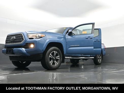Used 2019 Toyota Tacoma TRD Sport AWD/4WD image 30