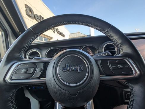 Used 2021 Jeep Wrangler Unlimited Sahara w/ Cold Weather Group image 21