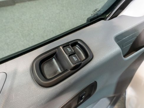 Used 2019 Ford Transit 150 130 Low Roof RWD image 18
